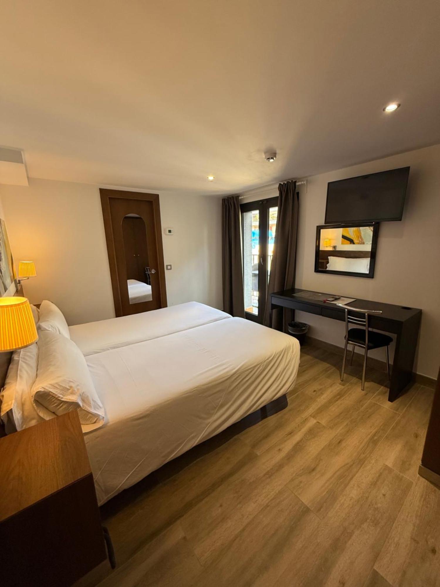 Aston Hotel Andorra la Vella Exterior photo
